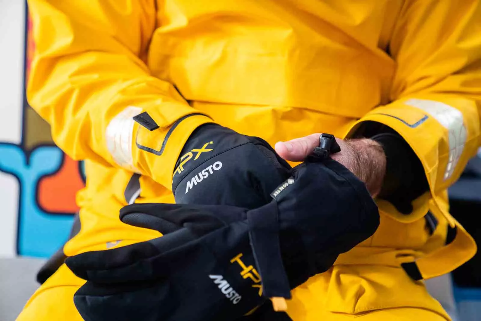 86071-1_SS23_HPX_Location_Shoot.jpg HPX Gore-Tex Pro Ocean Handschuhe